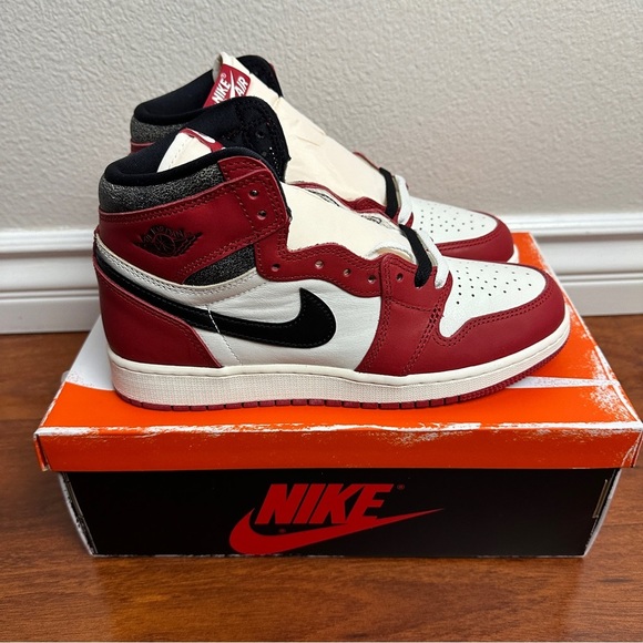 Jordan 1 Retro High OG Chicago Lost and Found Size 7Y - Picture 1 of 7